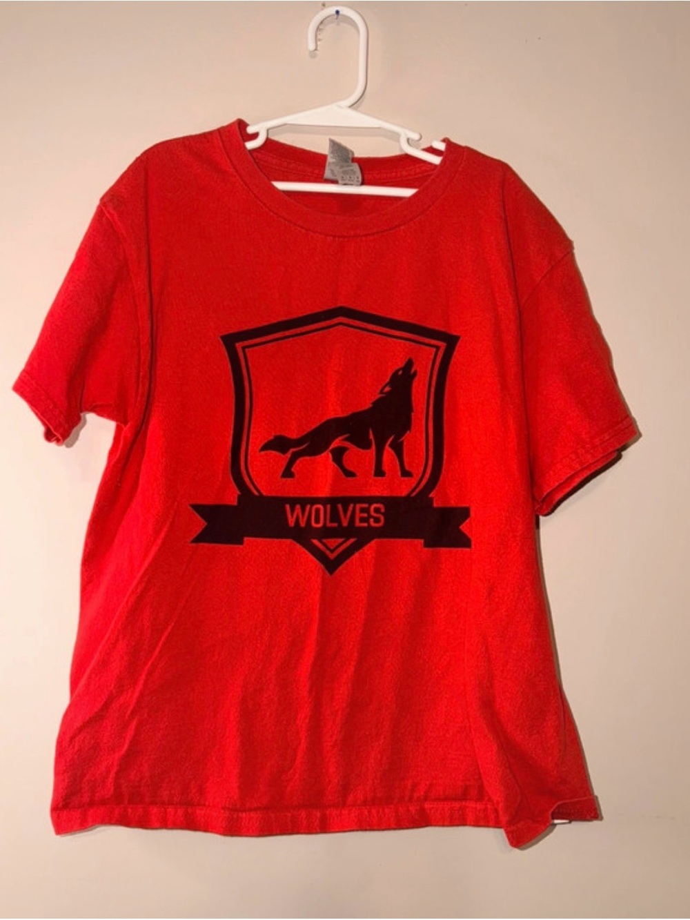 Gildan Wolves Graphic Kids Red T‑Shirt